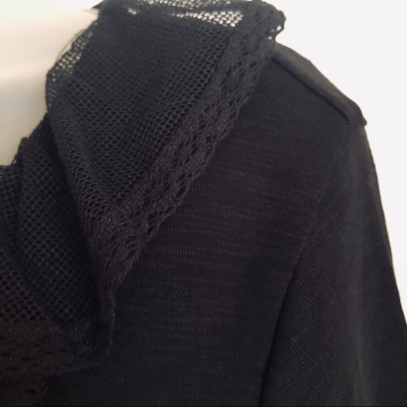 𝅺Ralph Lauren Chaps Black Top V Neck Lace Trimmed Ruffle Femme Summer Pullover - Picture 4 of 7